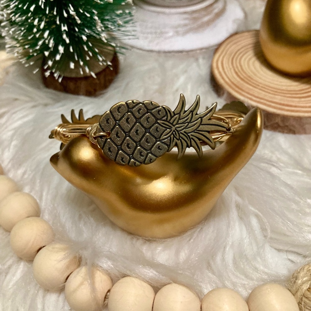🍍Gold tone wire wrapped Pineapple bangle bracelet - Picture 6 of 8